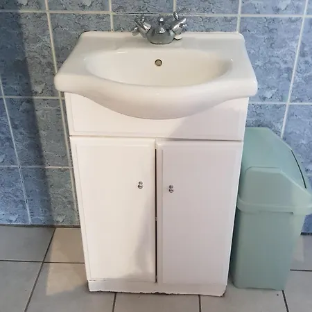 In A Private House In The Middle Of Countryside First Store Or Bar Within 10 Min Drive Cats In The Kwatera prywatna