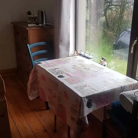 In A Private House In The Middle Of Countryside First Store Or Bar Within 10 Min Drive Cats In The Séjour chez l'habitant