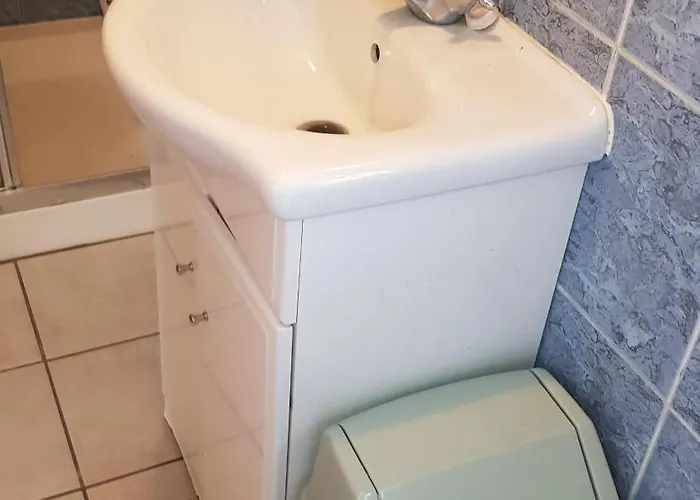 Habitación en casa particular In A Private House In The Middle Of Countryside First Store Or Bar Within 10 Min Drive Cats In The